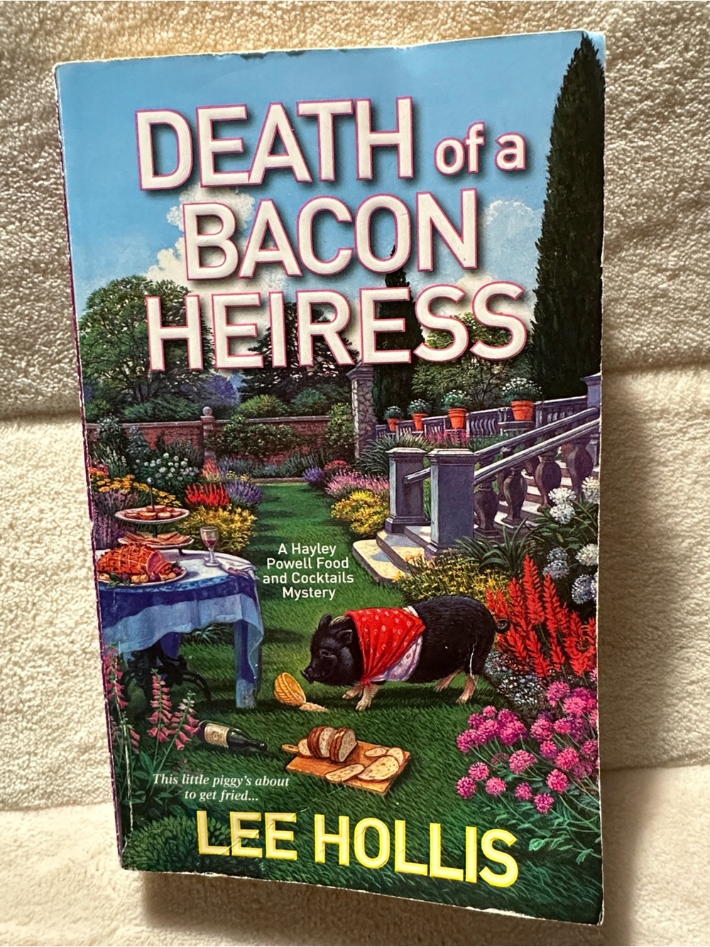 🧚‍♀️3/$12🧚‍♀️Culinary Mystery Death of a Bacon Heiress by Lee Hollis
